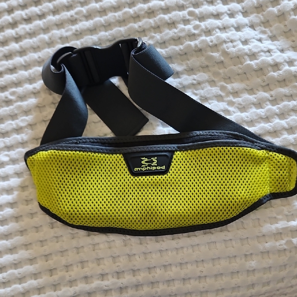 Amphipod Reflective Yellow Running Belt - Hands-Free Waist Pack